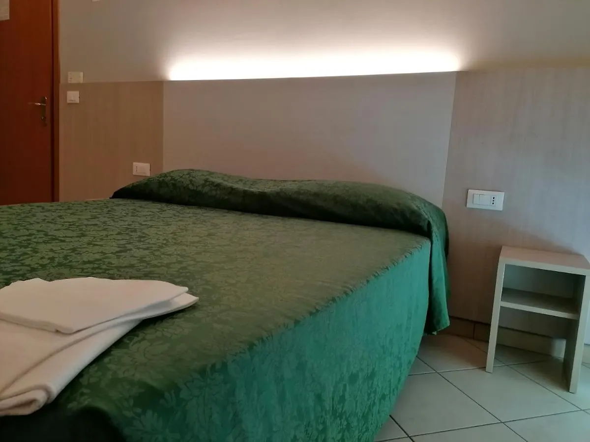Hotel Andrea'S Rimini 3*,
